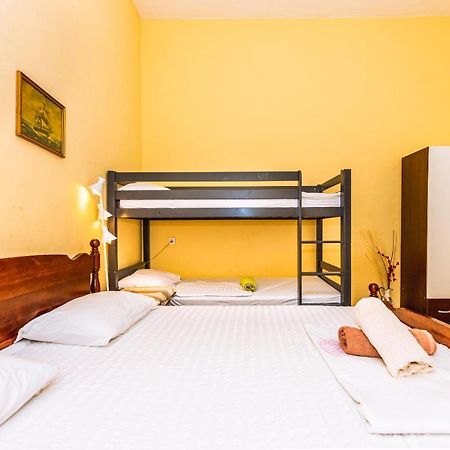 Guesthouse Isabel La Catolica Dubrovnik Luaran gambar