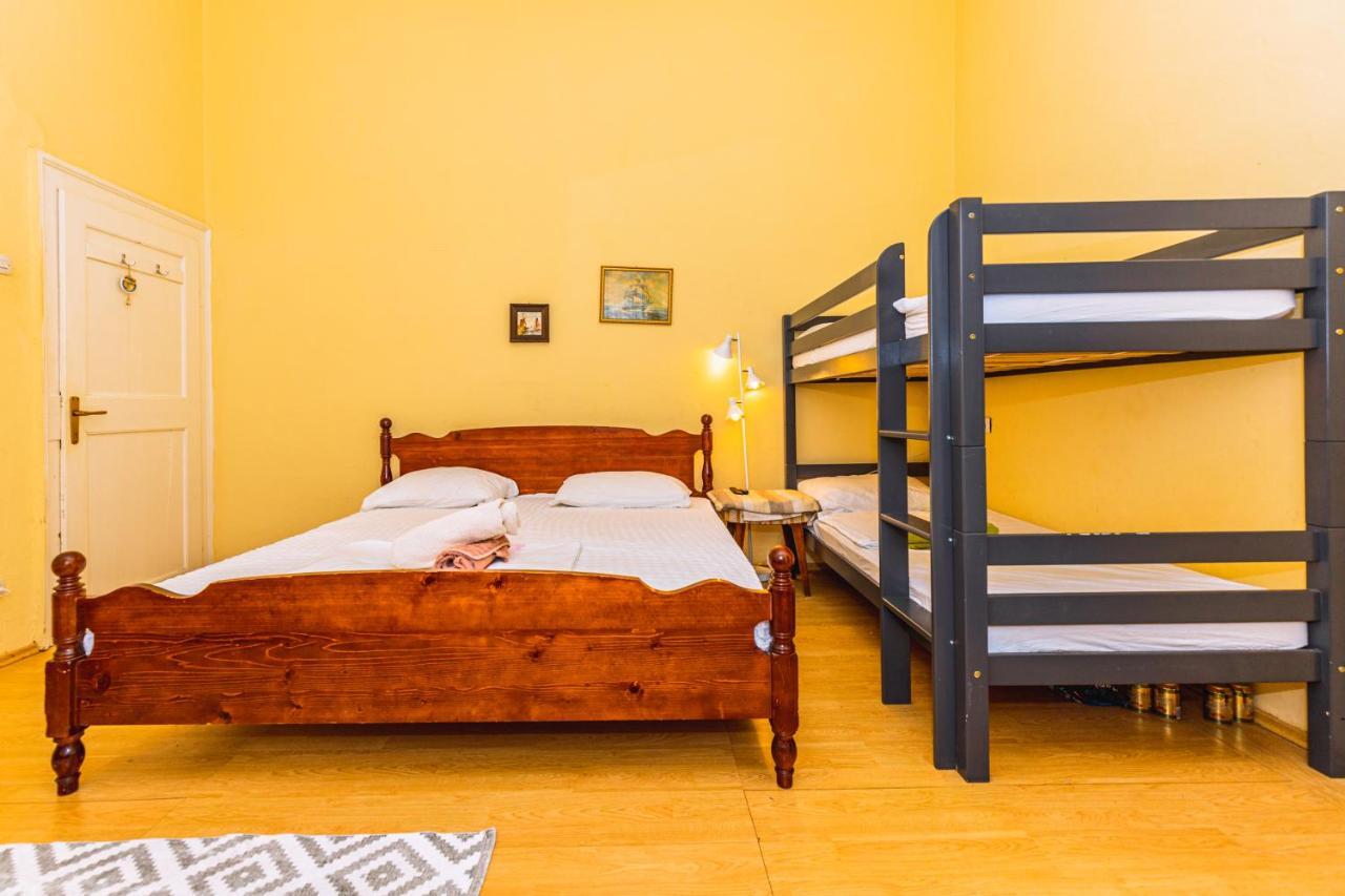 Guesthouse Isabel La Catolica Dubrovnik Luaran gambar