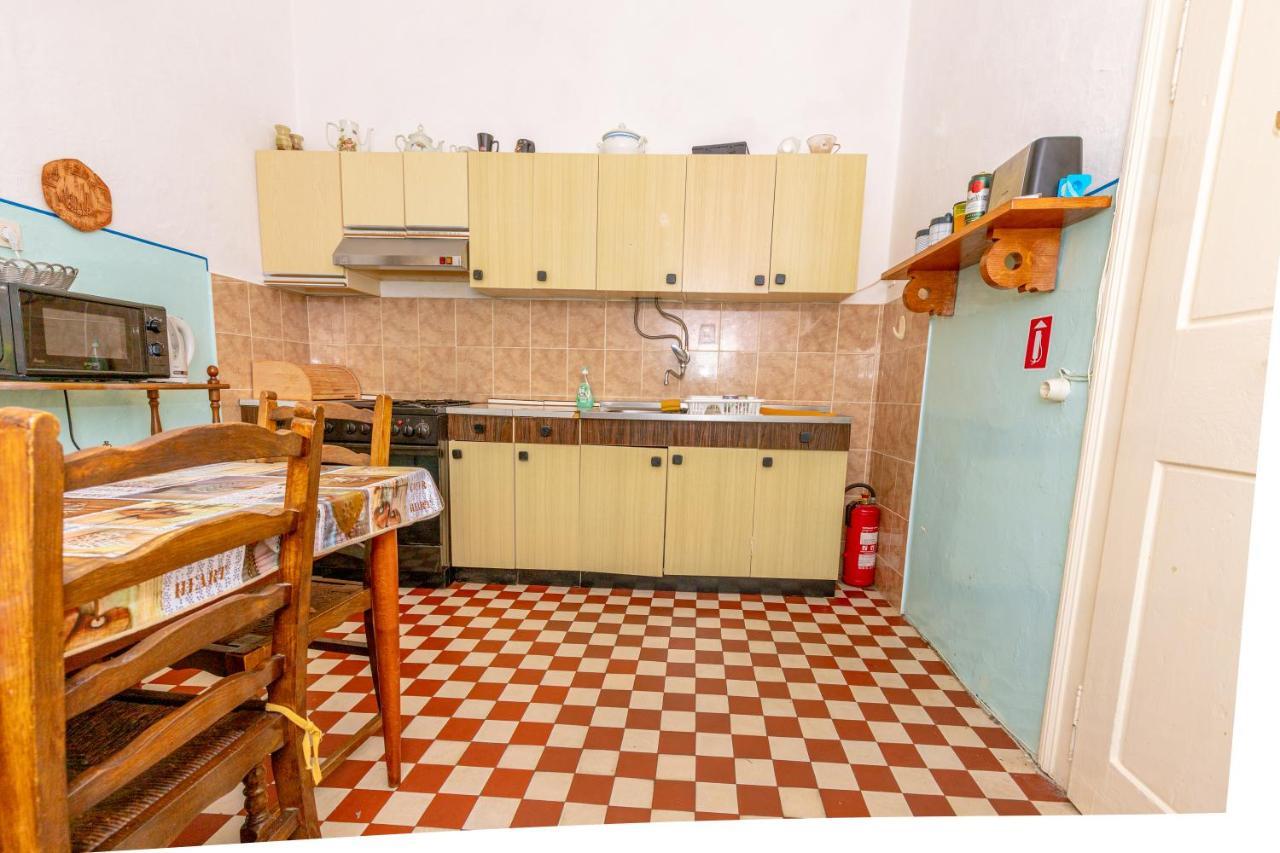 Guesthouse Isabel La Catolica Dubrovnik Luaran gambar