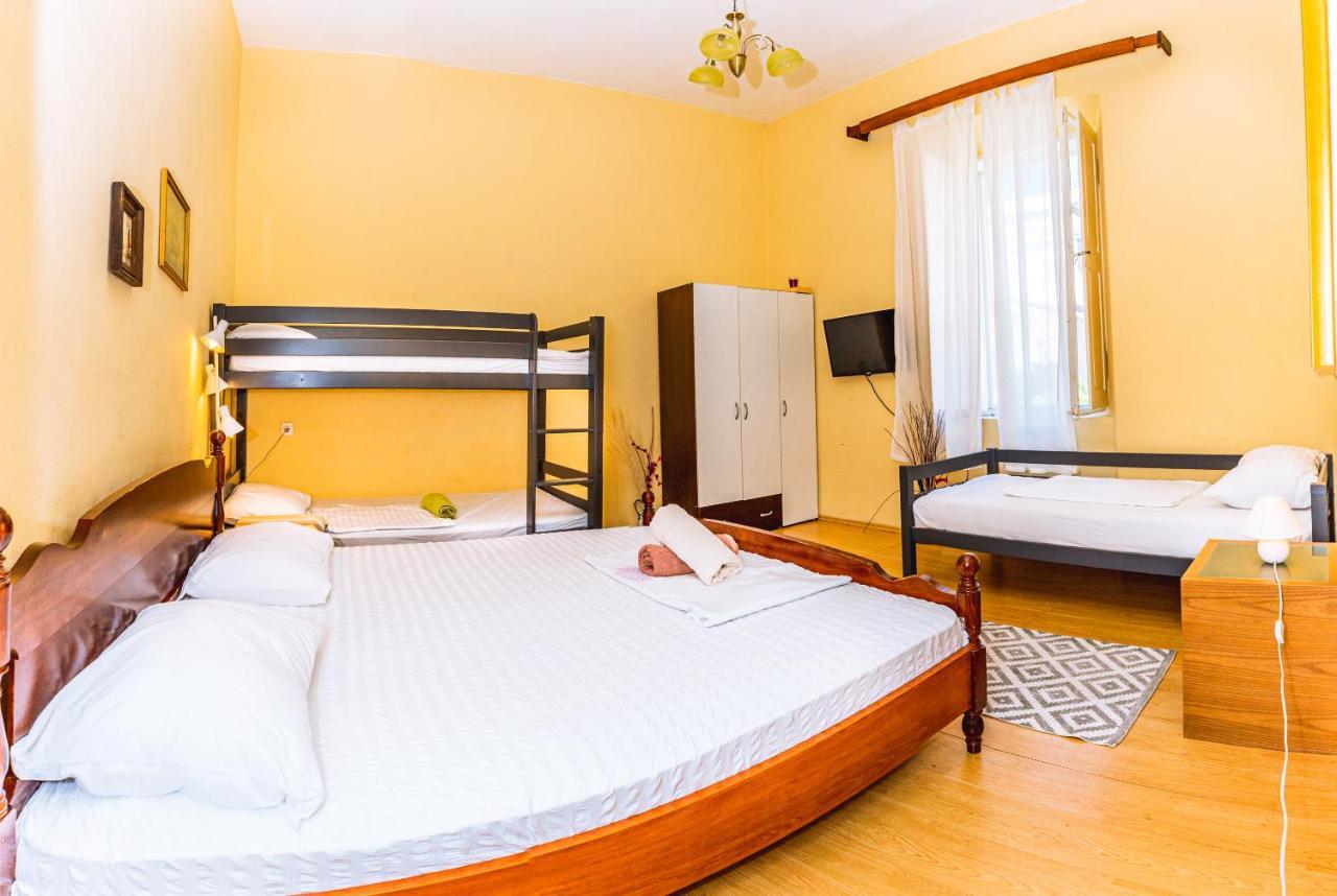 Guesthouse Isabel La Catolica Dubrovnik Luaran gambar