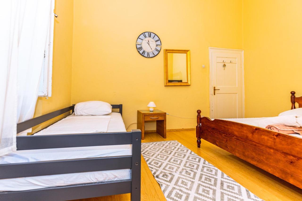 Guesthouse Isabel La Catolica Dubrovnik Luaran gambar