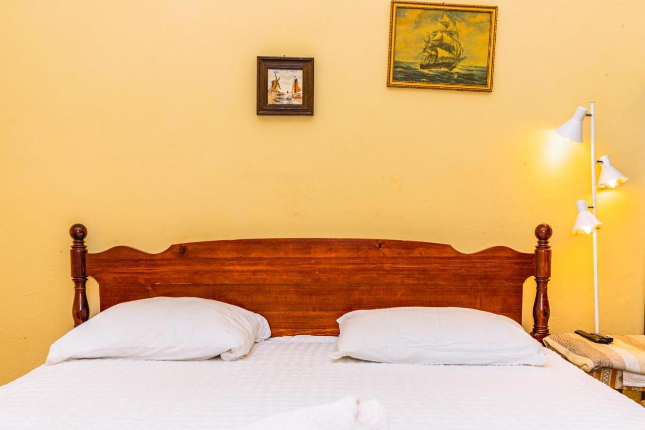 Guesthouse Isabel La Catolica Dubrovnik Luaran gambar